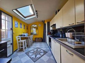 Les Caloges , maison avec terrasse